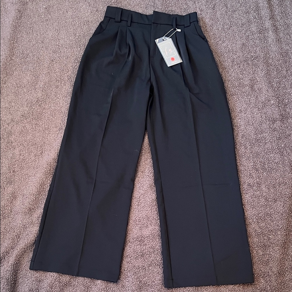 Women’s wide leg, black dress pants carefree stretchy waistband polyester blend